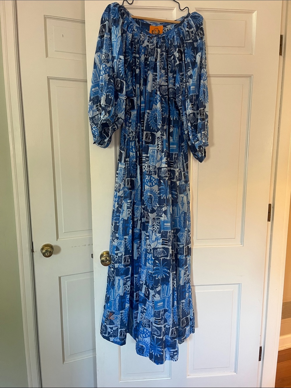Coniglio Women's Blue Printed Maxi Dress with Puff Sleeves